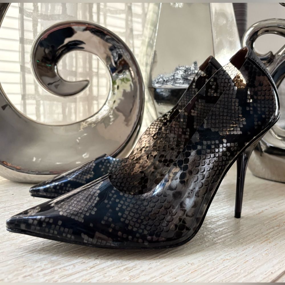 NEW RAYE Black Clear Snakeskin Vinyl Stiletto Pumps Size 9